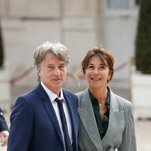 François Cluzet et sa femme Narjiss Slaoui-Falcoz - Arrivées des personnalités - Cérémonie d'investiture du Président de la République à Paris le 7 mai 2022 © Aurelien Morissard / Panoramic / Bestimage