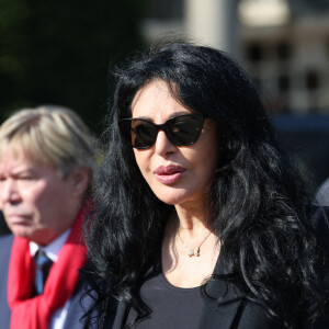 Yamina Benguigui - Obsèques de la chanteuse Régine au Crematorium du cimetière du Père-Lachaise à Paris. Le 9 mai 2022 © Jacovides-Moreau / Bestimage