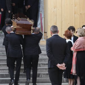 Illustration cercueil - Obsèques de la chanteuse Régine au Crematorium du cimetière du Père-Lachaise à Paris. Le 9 mai 2022 © Jacovides-Moreau / Bestimage