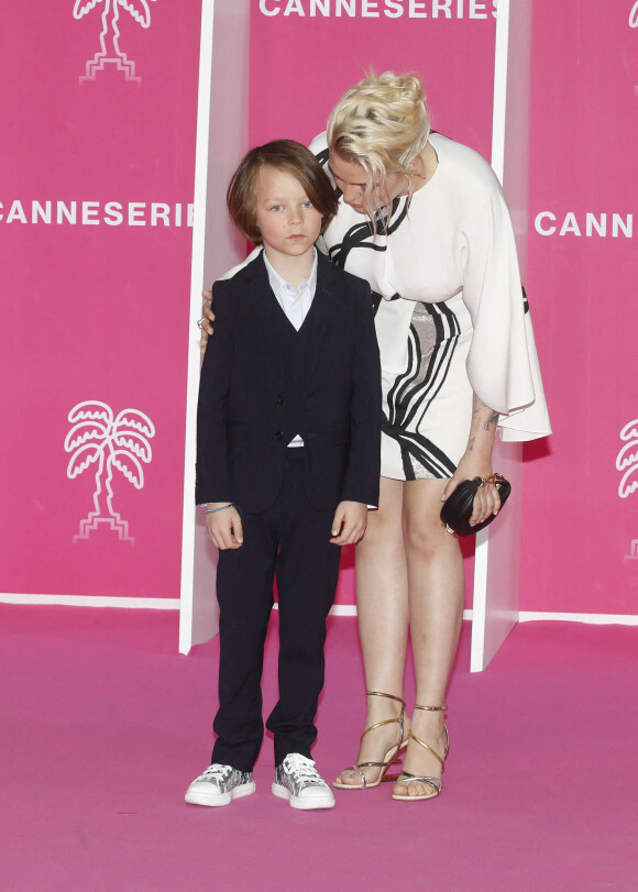 Léon Durieux, Louane Emera - 5ème saison du festival International des Séries "Canneseries" à Cannes, France, le 3 avril 2022. © Denis Guignebourg/Bestimage 