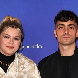 Semi Exclusif - Louane et son compagnon Florian Rossi - Avant Première de " Belle " film animé japonais au Grand Rex à Paris le 6 décembre 2021 . © Veeren / Bestimage 