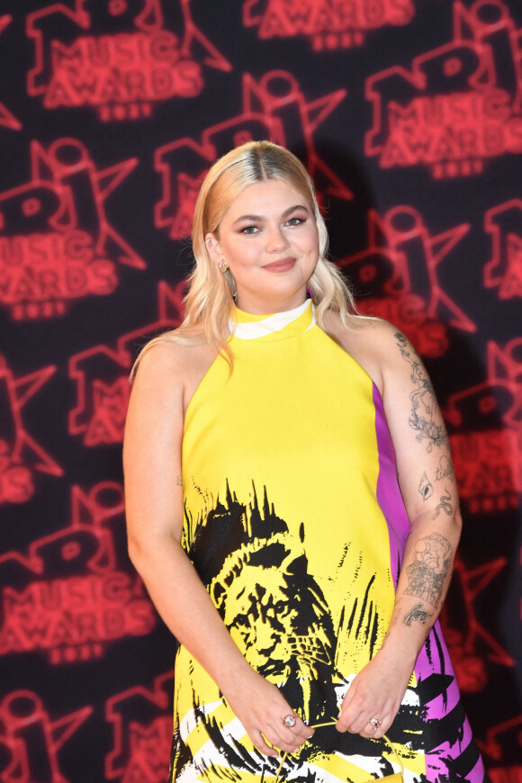 Louane Emera lors de la 23ème édition des NRJ Music Awards 2021 au Palais des Festivals de Cannes, le 20 novembre 2021. © Rachid Bellak/Bestimage 