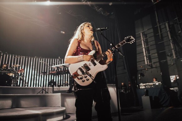 Louane était en concert à Nîmes pour la première fois depuis 4 ans, et est de plus en plus sexy ! @ Instagram / Louane