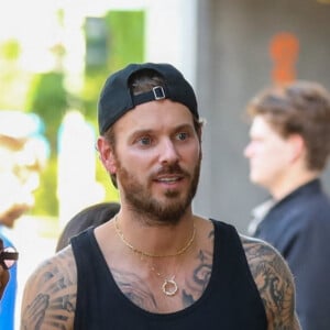 Exclusif - Christina Milian fait du shopping avec sa fille Violet et son mari Matt Pokora (M. Pokora) à Los Angeles le 6 avril 2022.