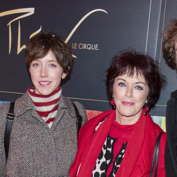 Anny Duperey avec sa fille Sara Giraudeau et son fils Gaël Giraudeau - Cérémonie de remise de prix du 39e Festival Mondial du Cirque de Demain sur la Pelouse de Reuilly à Paris, le 4 février 2018. © Pierre Perusseau/Bestimage