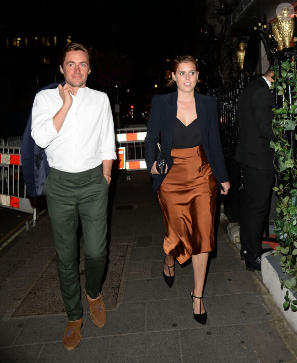 La princesse Beatrice d'York et son fiancé Edoardo Mapello Mozzi arrivent au club "Annabel's" à Londres, le 10 juillet 2019. 