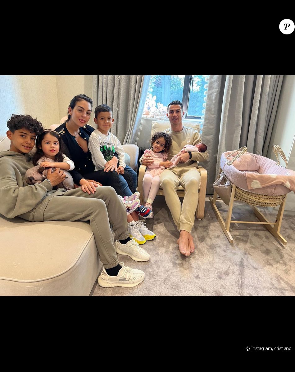 Georgina Rodriguez et Cristiano Ronaldo en famille sur Instagram