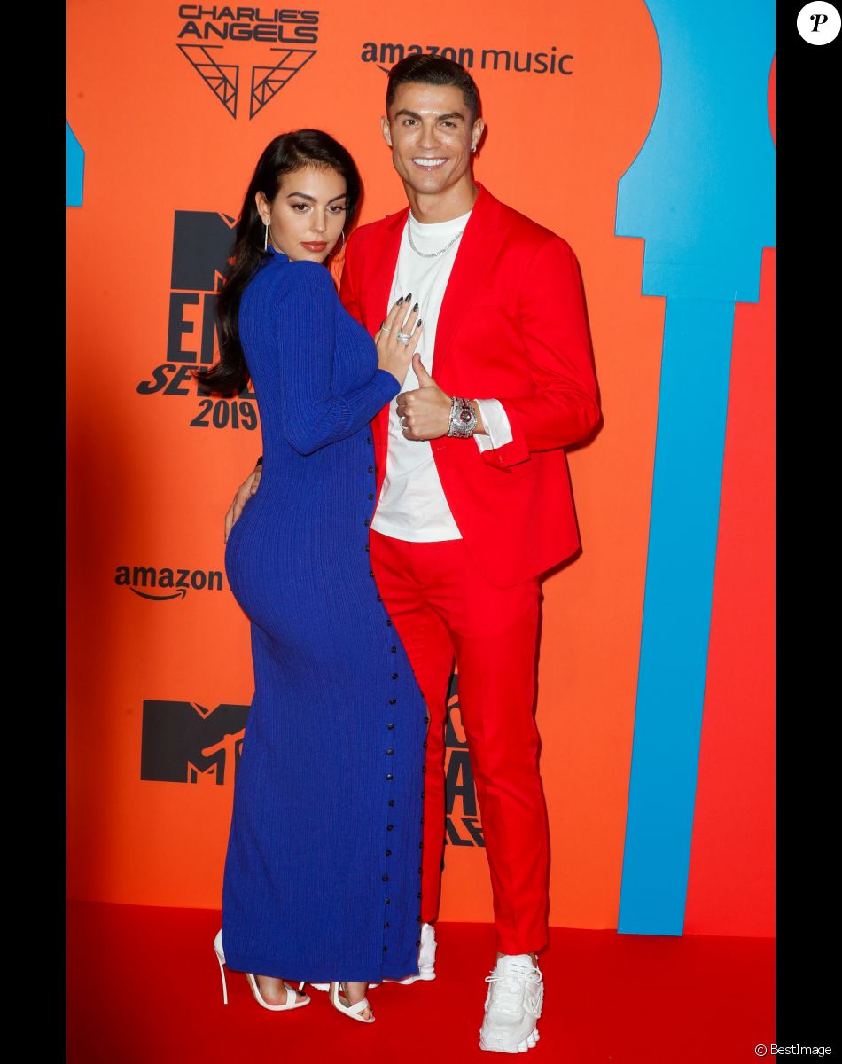 Cristiano Ronaldo et sa compagne Georgina Rodriguez à la soirée MTV European Music Awards (MTV EMA's) au FIBES Conference and Exhibition Centre à Séville en Espagne.