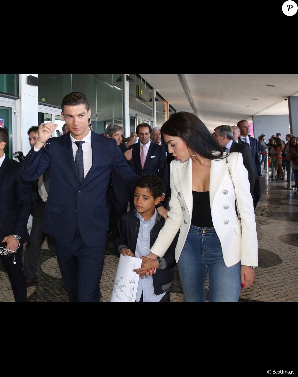 Cristiano Ronaldo et sa famille à l'aéroport de Madère rebaptisé le 29 mars 2017 © Atlantico Press via ZUMA Wire