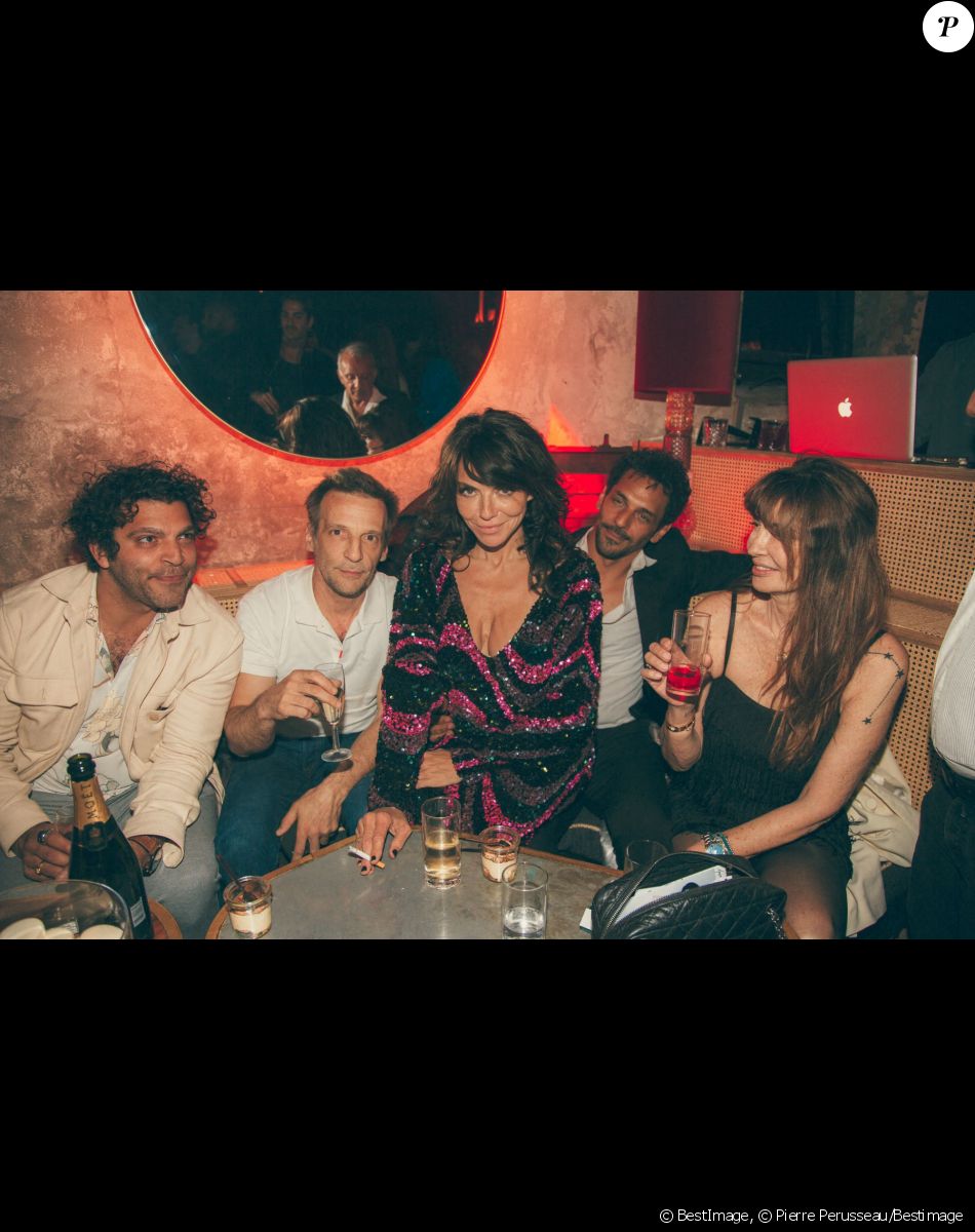Exclusif - Vincent Heneine, Mathieu Kassovitz, Sandra Sisley et son mari Tomer Sisley, Marie Douce - Soirée du 49ème anniversaire de Sandra Sisley (née le 25 avril) et les 6 ans de "Retrouvite" avec son mari Tomer au restaurant Mamamia à Paris © Pierre Perusseau/Bestimage