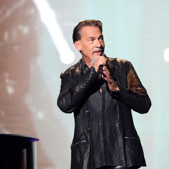 Exclusif - Florent Pagny - Concert "Unis pour le Liban" à l'Olympia à Paris. Le 1er octobre 2020 Parrainé par le célèbre trompettiste I.Maalouf, ce grand concert caritatif a été retransmis depuis l'Olympia sur France 2. De nombreux artistes ont répondu présents pour cet événement hors norme, qui vise à récolter des fonds pour venir en aide au peuple libanais, touché par l'explosion du port de Beyrouth le 4 août dernier. L'intégralité des dons récoltés seront versés à La Croix Rouge libanaise. © Da Silva-Moreau / Bestimage 