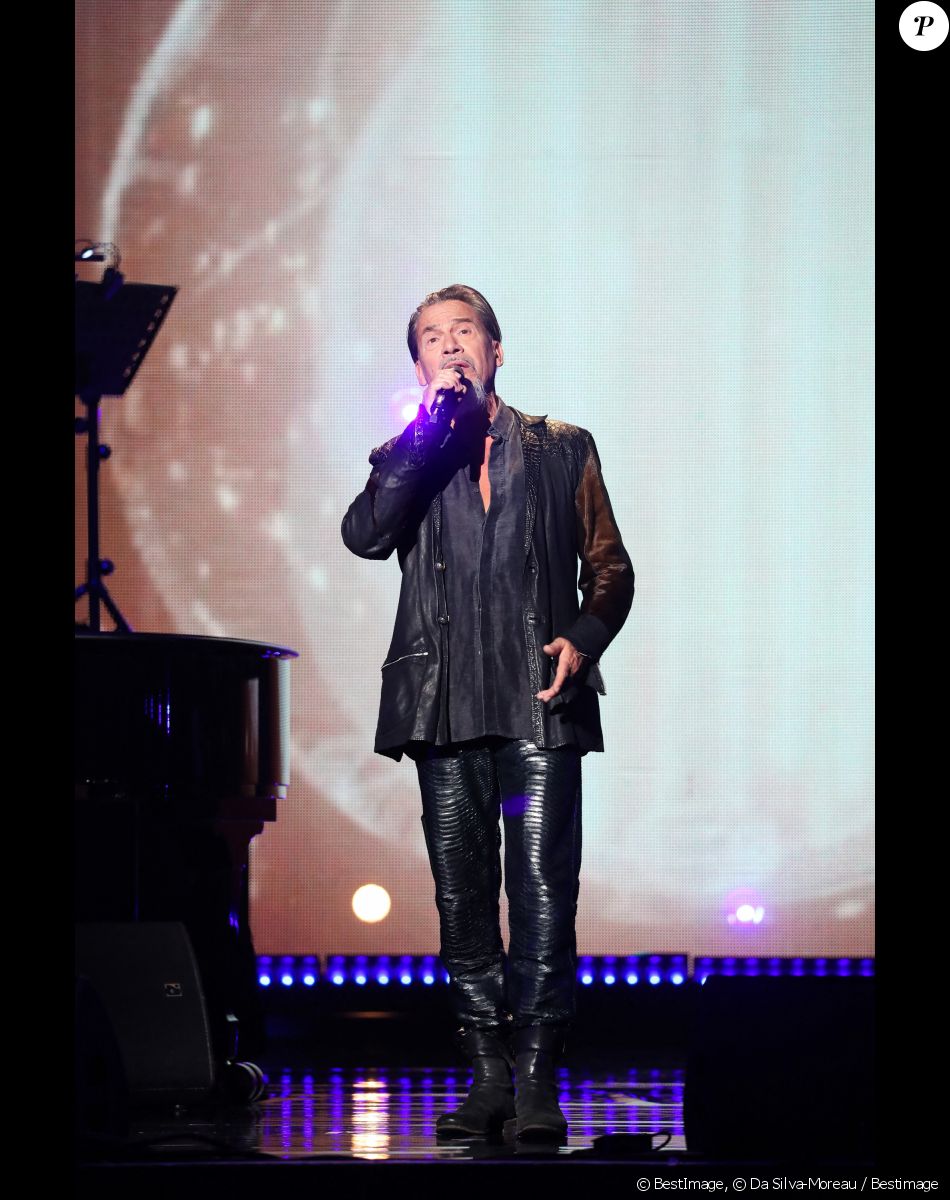 Exclusif - Florent Pagny - Concert "Unis pour le Liban" à l'Olympia à Paris. Le 1er octobre 2020 Parrainé par le célèbre trompettiste I.Maalouf, ce grand concert caritatif a été retransmis depuis l'Olympia sur France 2. De nombreux artistes ont répondu présents pour cet événement hors norme, qui vise à récolter des fonds pour venir en aide au peuple libanais, touché par l'explosion du port de Beyrouth le 4 août dernier. L'intégralité des dons récoltés seront versés à La Croix Rouge libanaise. © Da Silva-Moreau / Bestimage