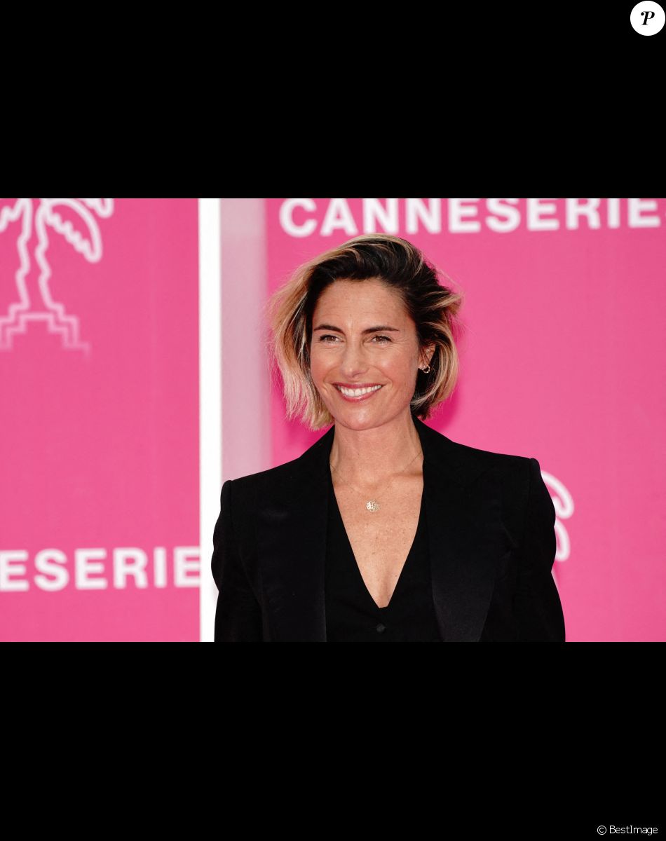 Alessandra Sublet - Arrivées au photocall de la cérémonie de clôture sur le pink carpet de la 5ème édition du Festival International Canneseries à Cannes le 6 avril 2022. © Norbert Scanella / Panoramic / Bestimage