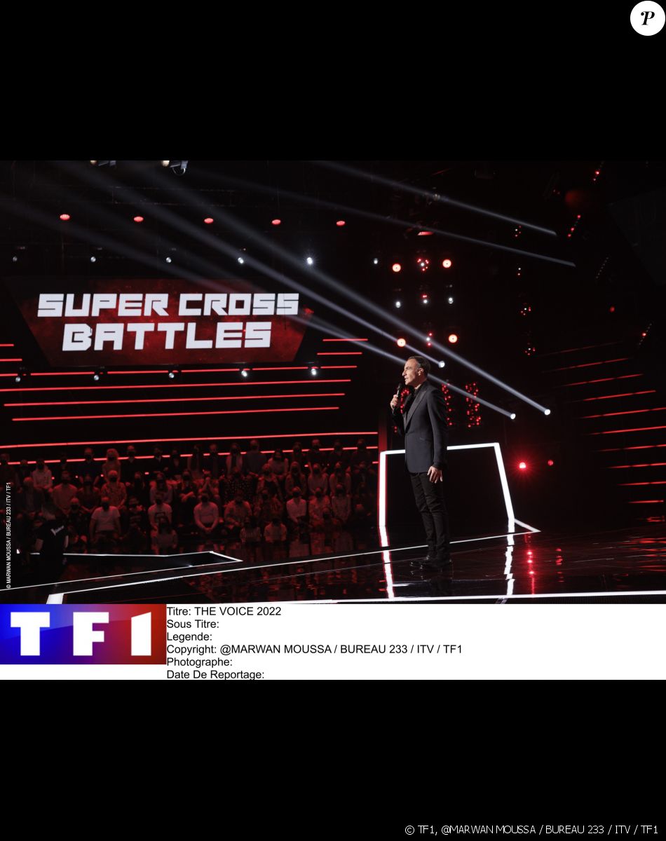 Nikos Aliagas lors des Super Cross Battles dans "The Voice 2022".