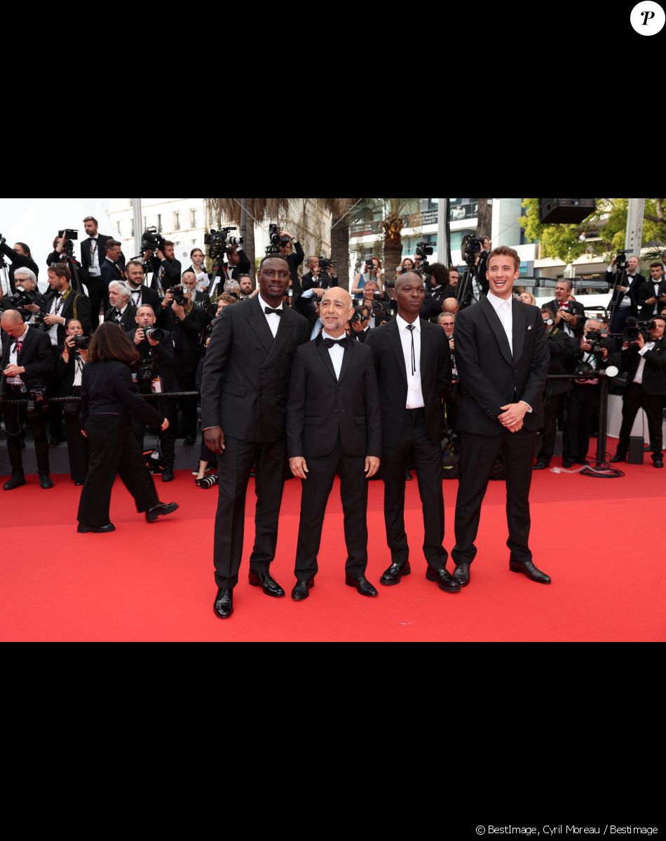 Omar Sy, Mathieu Vadepied, Alassane Diong, Jonas Bloquet - Montée des marches du film " Top Gun : Maverick " lors du 75ème Festival International du Film de Cannes. Le 18 mai 2022 © Cyril Moreau / Bestimage