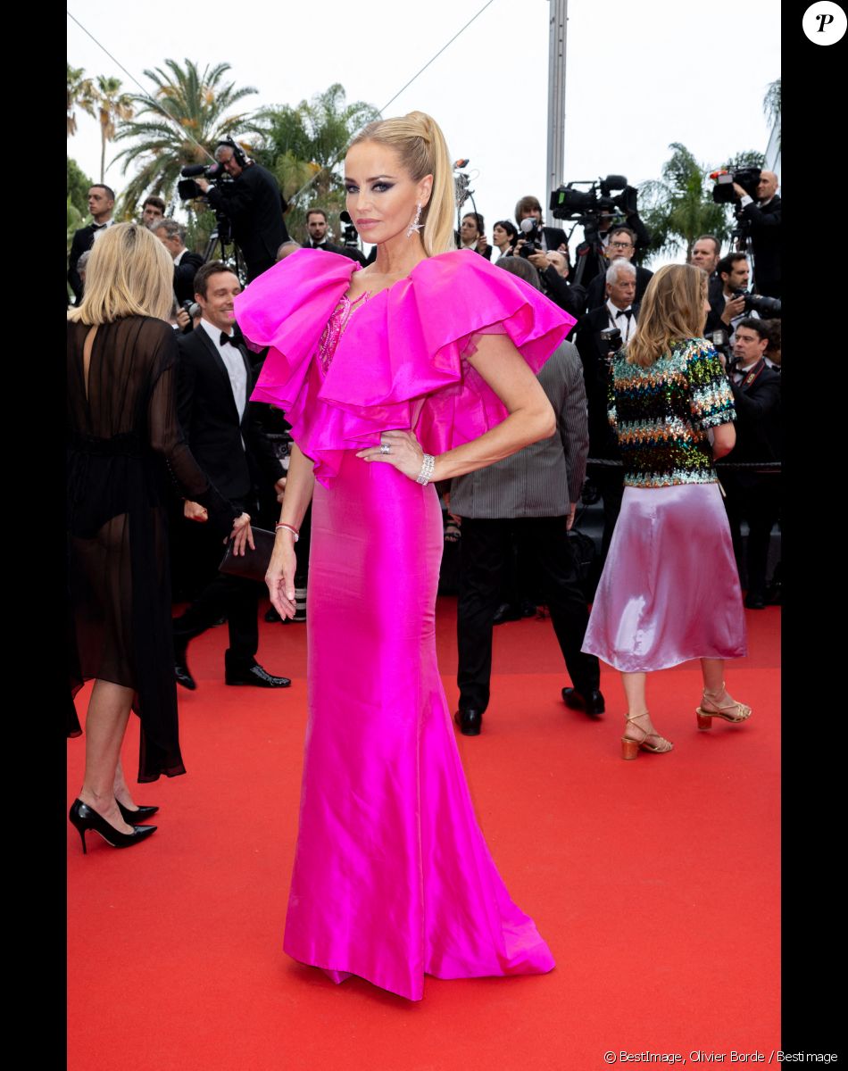 Adriana Karembeu - Montée des marches du film " Top Gun : Maverick " lors du 75ème Festival International du Film de Cannes. Le 18 mai 2022 © Olivier Borde / Bestimage