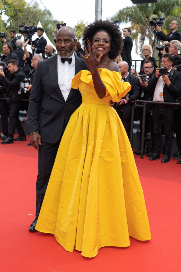 Julius Tennon et son mari Viola Davis - Montée des marches du film " Top Gun : Maverick " lors du 75ème Festival International du Film de Cannes. Le 18 mai 2022 © Olivier Borde / Bestimage 