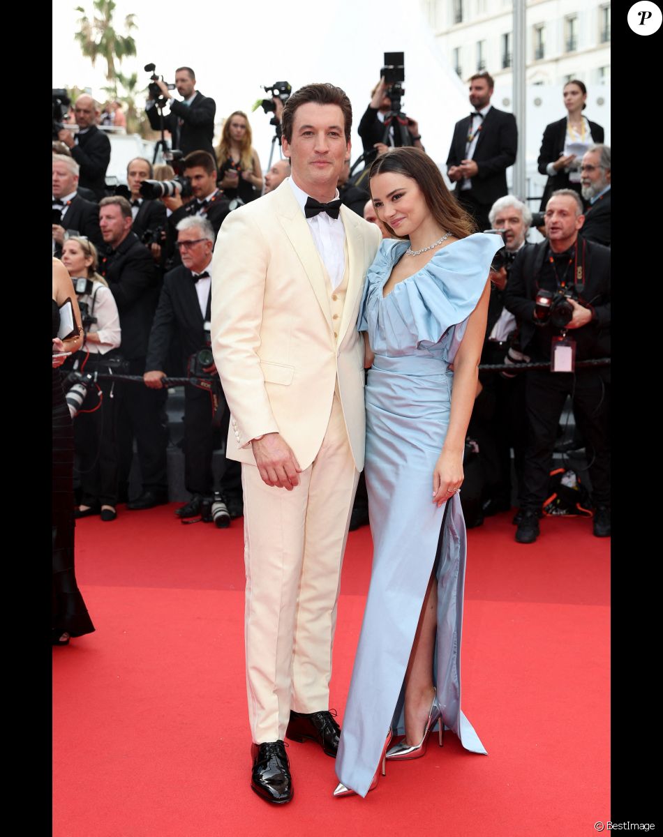 Miles Teller et sa femme Keleigh Sperry - Montée des marches du film « Top Gun : Maverick » lors du 75ème Festival International du Film de Cannes. Le 18 mai 2022 © Cyril Moreau / Bestimage Red carpet of the movie « Top Gun : Maverick » during the 75th Cannes International Film Festival. On may 18th 2022