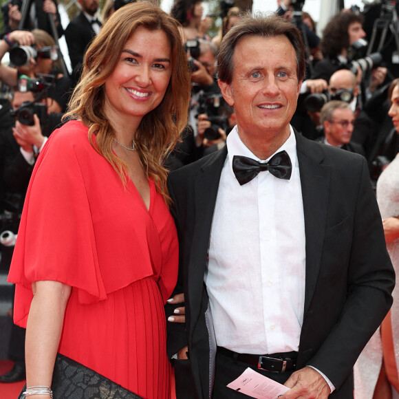 Vincent Perrot et sa femme Virginie - Montée des marches du film " Top Gun : Maverick " lors du 75ème Festival International du Film de Cannes. Le 18 mai 2022 © Cyril Moreau / Bestimage