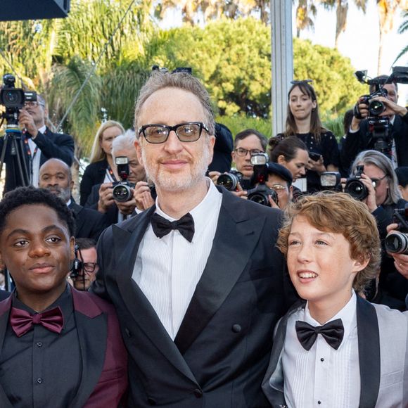 Anne Hathaway, Jaylin Webb, Jeremy Strong, Michael Banks Repeta, James Gray - Montée des marches du film " Armageddon Time " lors du 75ème Festival International du Film de Cannes. Le 19 mai 2022 © Olivier Borde / Bestimage 
