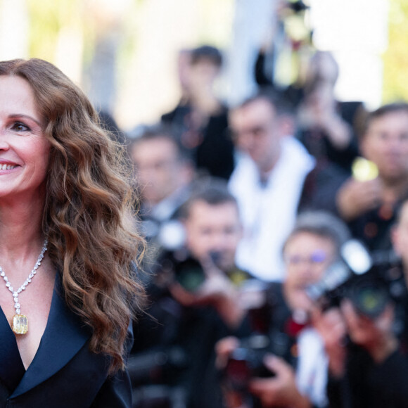 Julia Roberts - Montée des marches du film " Armageddon Time " lors du 75ème Festival International du Film de Cannes. Le 19 mai 2022 © Olivier Borde / Bestimage