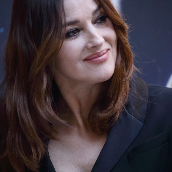 Monica Bellucci au photocall du film "La Benfana vien di Notte 2" à Rome, le 17 décembre 2021. 