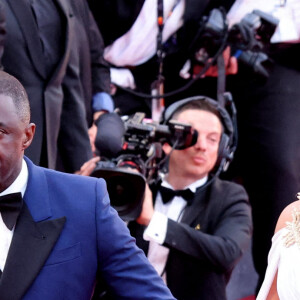 Idris Elba et sa femme Sabrina - Montée des marches du film " Three Thousand Years of Longing (3000 ans à t'attendre) " lors du 75ème Festival International du Film de Cannes. Le 20 mai 2022 © Dominique Jacovides / Bestimage 