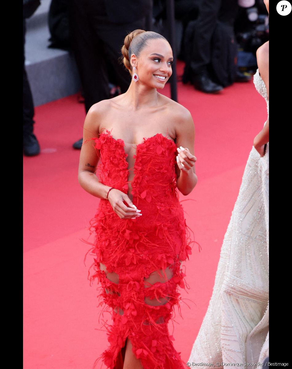 Alicia Aylies - Montée des marches du film " Three Thousand Years of Longing (3000 ans à t'attendre) " lors du 75ème Festival International du Film de Cannes. Le 20 mai 2022 © Dominique Jacovides / Bestimage