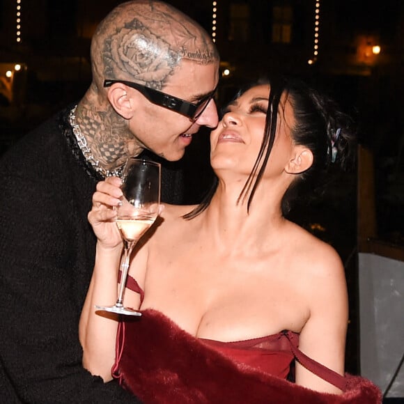 Kourtney Kardashian et son mari Travis Barker ont décidé de se remarier en Italie. En amont du grand jour, la famille Kardashian au grand complet (Kris Jenner, Kendall Jenner, Kylie Jenner, Khloe Kardashian, Kim Kardashian, avec compagnons et enfants) sont allés dîner tous ensemble aux restaurants "Puny" et "Cafè Excelsior", privatisés pour l'occasion. Portofino, le 20 mai 2022. 