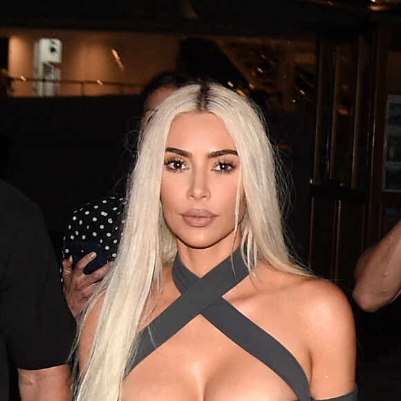 Kim Kardashian - Kourtney Kardashian et son mari Travis Barker ont décidé de se remarier en Italie. En amont du grand jour, la famille Kardashian au grand complet (Kris Jenner, Kendall Jenner, Kylie Jenner, Khloe Kardashian, Kim Kardashian, avec compagnons et enfants) sont allés dîner tous ensemble aux restaurants "Puny" et "Cafè Excelsior", privatisés pour l'occasion. Portofino, le 20 mai 2022.
