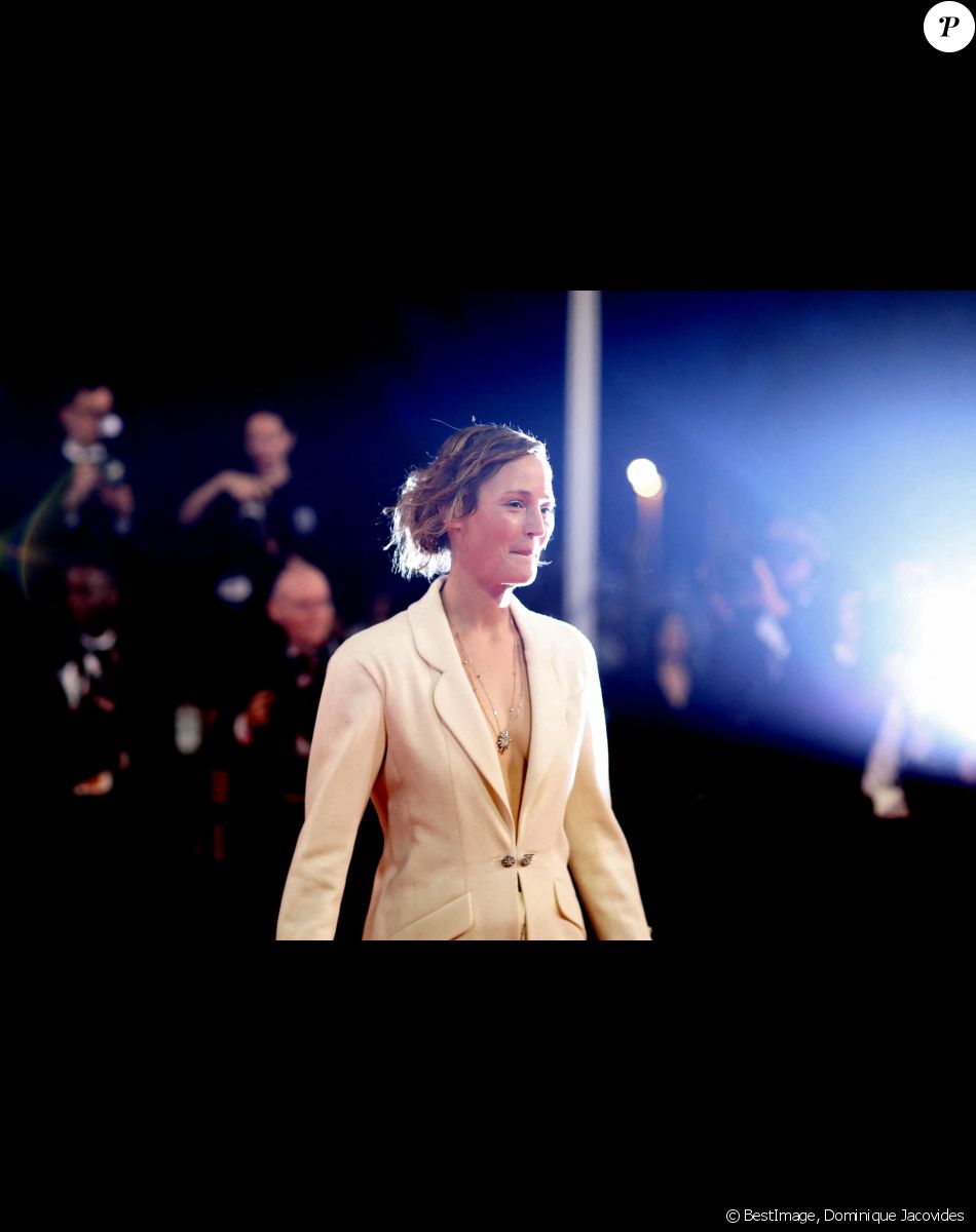 Vicky Krieps - Montée des marches du film "R.M.N." lors du 75ème Festival International du Film de Cannes, le 21 mai 2022. © Dominique Jacovides / Bestimage