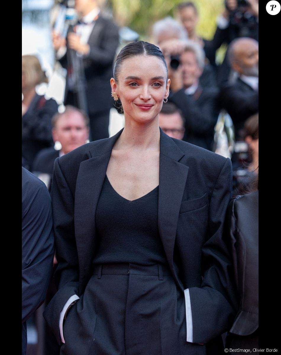 Charlotte Le Bon - Montée des marches du film " Triangle of Sadness (Sans filtre) " lors du 75ème Festival International du Film de Cannes. Le 21 mai 2022 © Olivier Borde / Bestimage