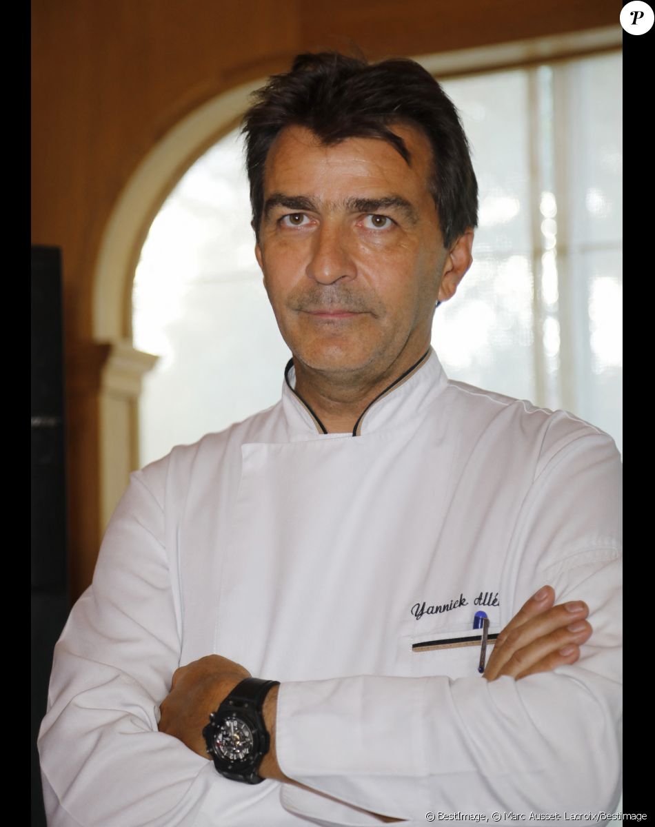 Yannick Alléno - La région île de France et le comité régional du tourisme Paris île de France présentent leur nouvelle édition sur la gastronomie Francilienne, "Etude de marchés, les parcours de la gastronomie en île de France" au Pavillon Ledoyen à Paris le 19 septembre 2017. © Marc Ausset- Lacroix/Bestimage