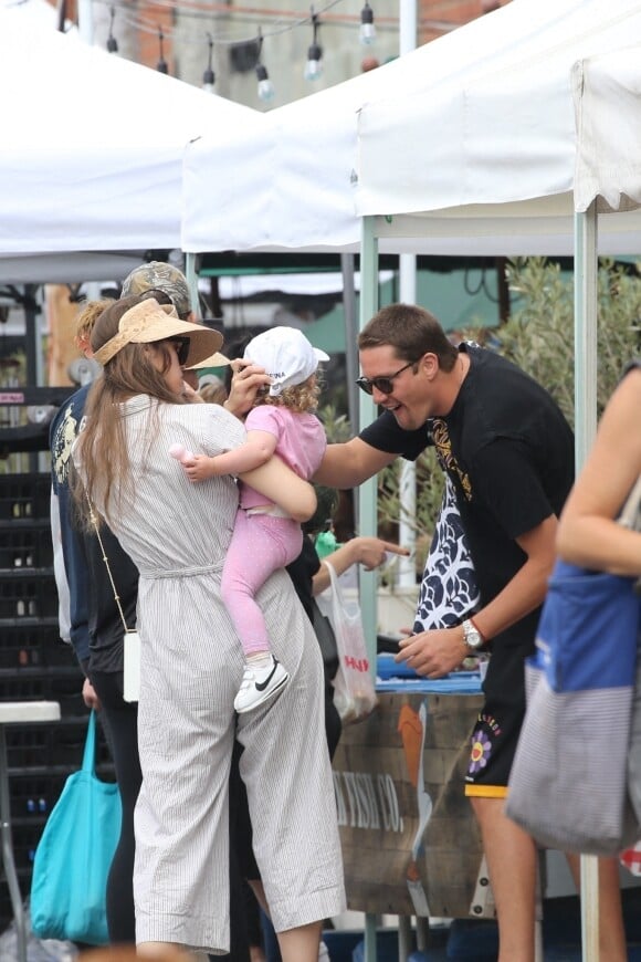 Chris Pratt et sa femme Katherine Schwarzenegger, enceinte, sa soeur Christina et son nouveau compagnon vont au Farmer's Market à Santa Monica, le 15 mai 2022.
