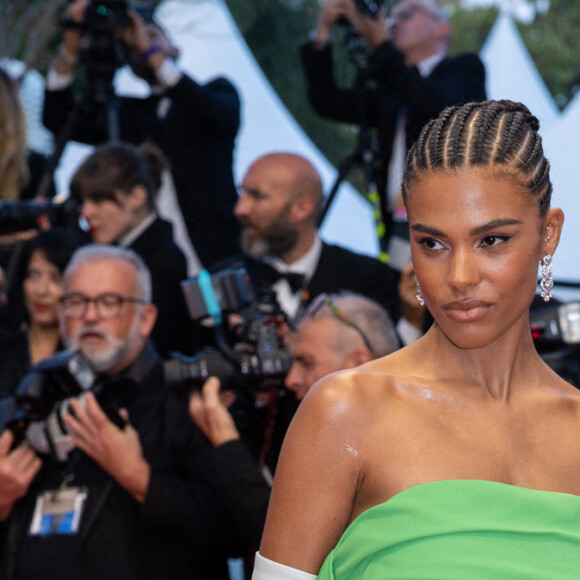 Tina Kunakey et son mari Vincent Cassel - Montée des marches du film " Les crimes du futur " lors du 75ème Festival International du Film de Cannes. Le 23 mai 2022 © Olivier Borde / Bestimage