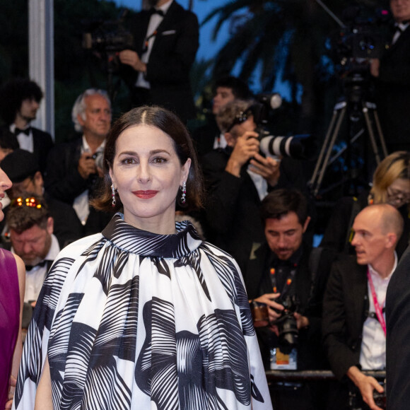 Julia Piaton, Amira Casar - Montée des marches du film " Les crimes du futur " lors du 75ème Festival International du Film de Cannes. Le 23 mai 2022 © Olivier Borde / Bestimage