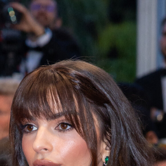 Emily Ratajkowski - Montée des marches du film " Les crimes du futur " lors du 75ème Festival International du Film de Cannes. Le 23 mai 2022 © Olivier Borde / Bestimage