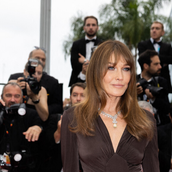 Carla Bruni-Sarkozy - Montée des marches du film " Les Amandiers " lors du 75ème Festival International du Film de Cannes. Le 22 mai 2022 © Olivier Borde / Bestimage 