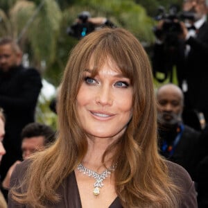 Carla Bruni-Sarkozy - Montée des marches du film " Les Amandiers " lors du 75ème Festival International du Film de Cannes. Le 22 mai 2022 © Olivier Borde / Bestimage 