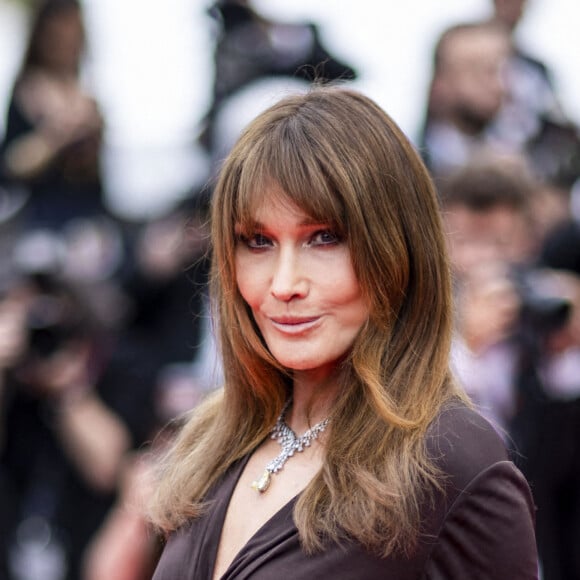 Carla Bruni-Sarkozy - Montée des marches du film " Les Amandiers " lors du 75ème Festival International du Film de Cannes. Le 22 mai 2022 © Cyril Moreau / Bestimage 