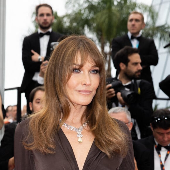 Carla Bruni-Sarkozy - Montée des marches du film " Les Amandiers " lors du 75ème Festival International du Film de Cannes. Le 22 mai 2022 © Olivier Borde / Bestimage 