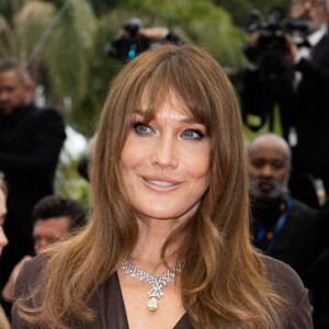 Carla Bruni-Sarkozy - Montée des marches du film " Les Amandiers " lors du 75ème Festival International du Film de Cannes. Le 22 mai 2022 © Olivier Borde / Bestimage 