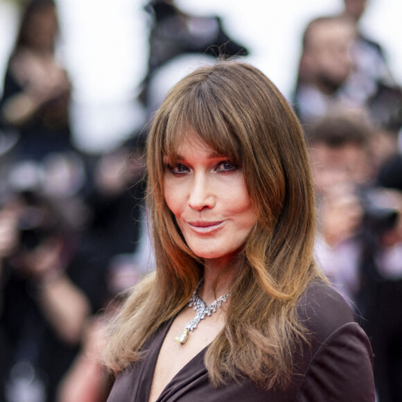 Carla Bruni-Sarkozy - Montée des marches du film " Les Amandiers " lors du 75ème Festival International du Film de Cannes. Le 22 mai 2022 © Cyril Moreau / Bestimage 