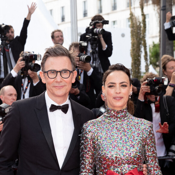 Michel Hazanavicius et sa compagne Bérénice Bejo (bijoux TASAKI) - Montée des marches du film " L'Innocent " lors du 75ème Festival International du Film de Cannes. Le 24 mai 2022 © Cyril Moreau / Bestimage 