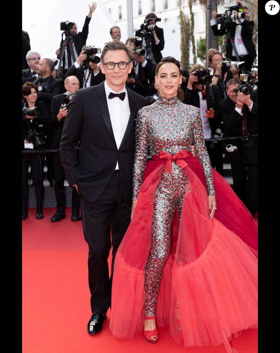 Michel Hazanavicius et sa compagne Bérénice Bejo (bijoux TASAKI) - Montée des marches du film " L'Innocent " lors du 75ème Festival International du Film de Cannes. Le 24 mai 2022 © Cyril Moreau / Bestimage