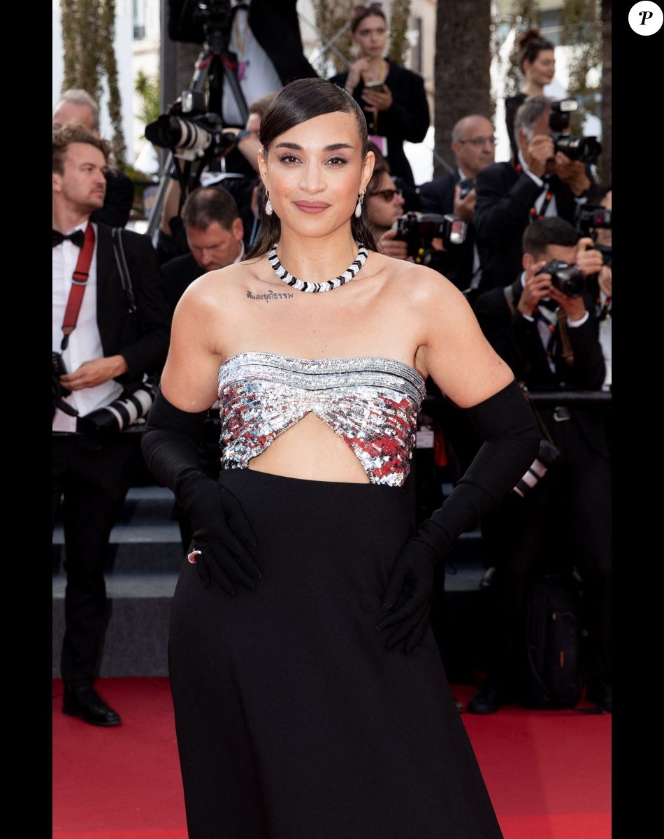 Camelia Jordana - Montée des marches du film " L'Innocent " lors du 75ème Festival International du Film de Cannes. Le 24 mai 2022 © Cyril Moreau / Bestimage