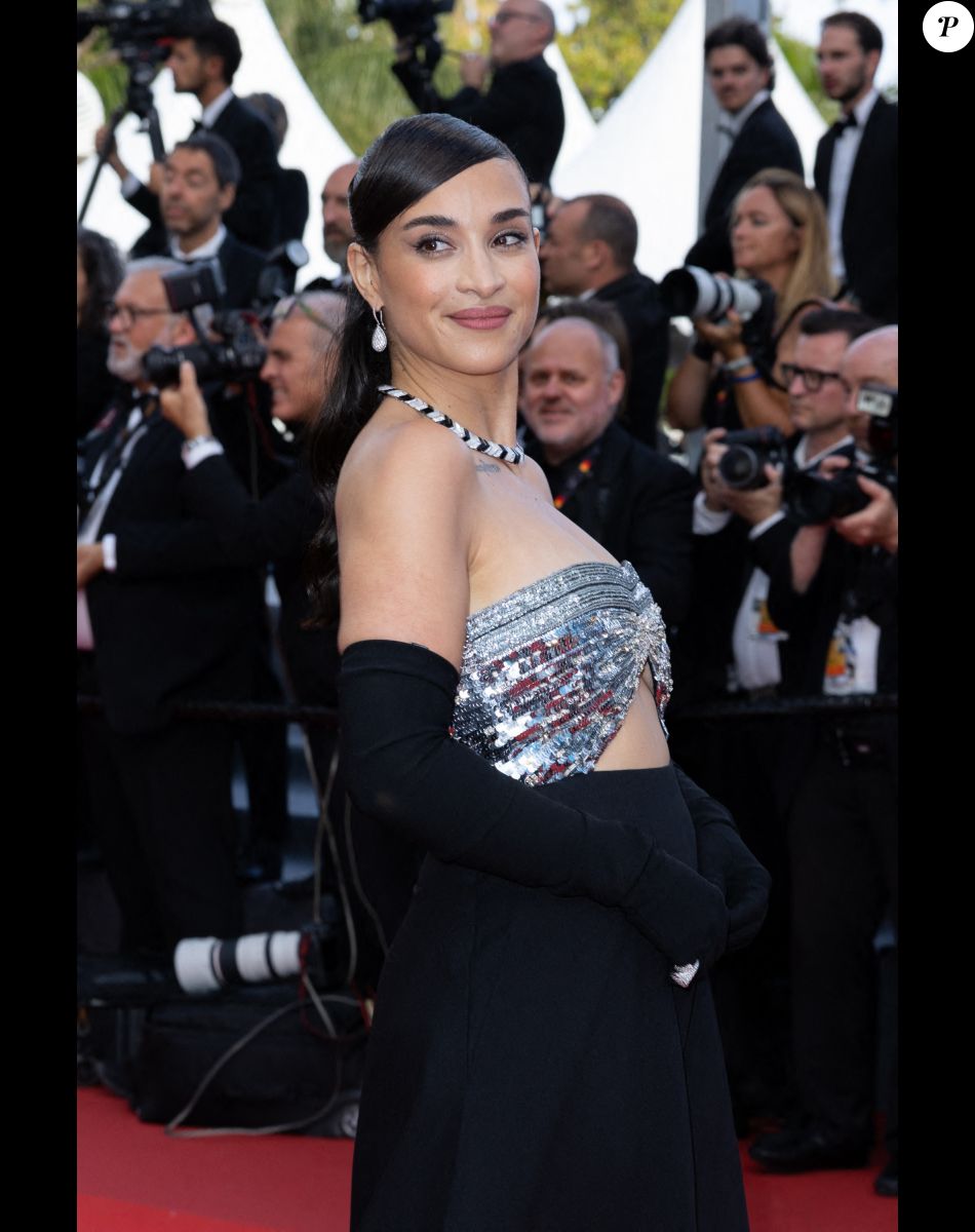 Camelia Jordana - Montée des marches du film " L'Innocent " lors du 75ème Festival International du Film de Cannes. Le 24 mai 2022 © Cyril Moreau / Bestimage