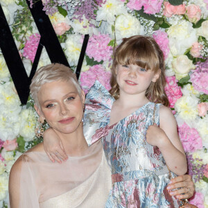 No Tabloids - La princesse Charlène de Monaco et sa fille La princesse Gabriella de Monaco, comtesse de Carladès remettent le prix "Emerging Designer Award" à Ramzen lors de la Monte-Carlo fashion week à l'Opéra Garnier de Monaco  © Olivier Huitel/Bestimage