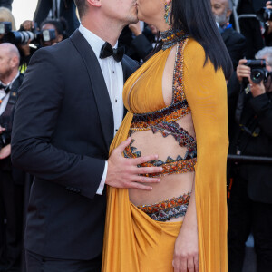 Andre Lemmers et sa compagne Adriana Lima (enceinte) - Montée des marches du film " Elvis " lors du 75ème Festival International du Film de Cannes. Le 25 mai 2022 © Olivier Borde / Bestimage