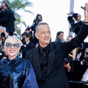 Catherine Martin, Tom Hanks - Montée des marches du film " Elvis " lors du 75ème Festival International du Film de Cannes. Le 25 mai 2022 © Olivier Borde / Bestimage 